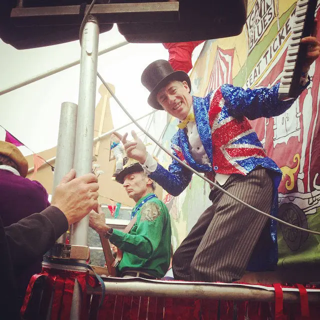 https://instagram.com/carnivalsounds.co.uk